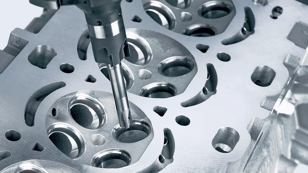 L3 CylinderHead ImageText Finishing-valve-guide