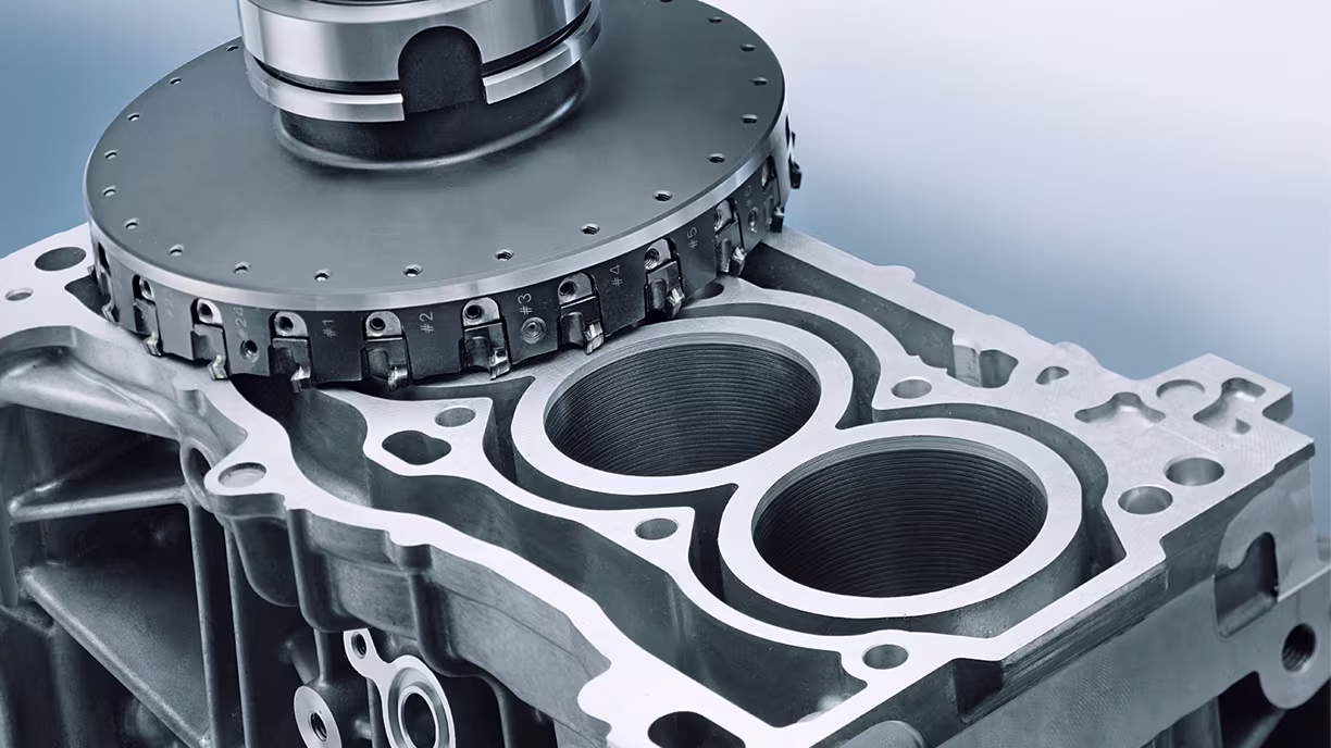 L3 CylinderCrankcase ImageText Finishing-cylinder-head