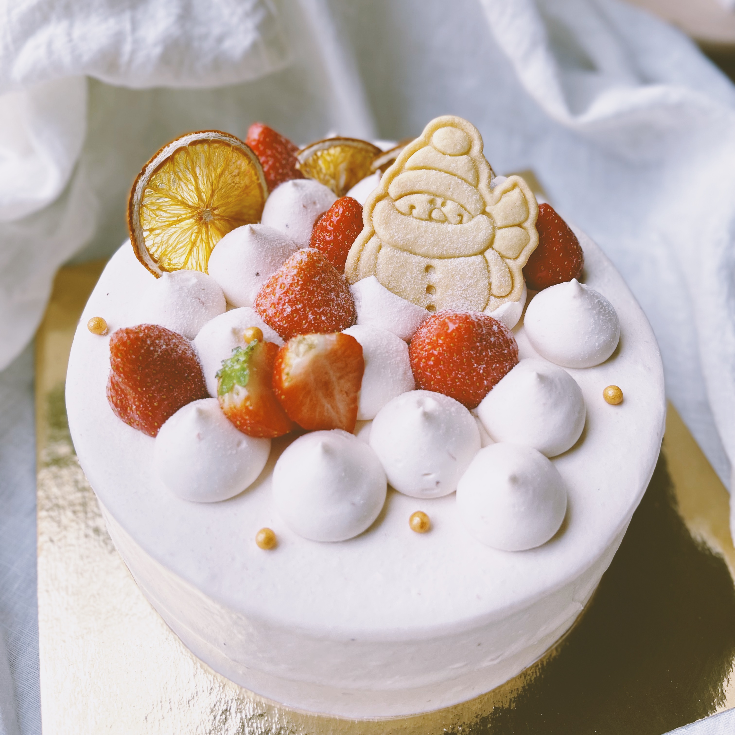 Snowman Lactose free Strawberry Cake