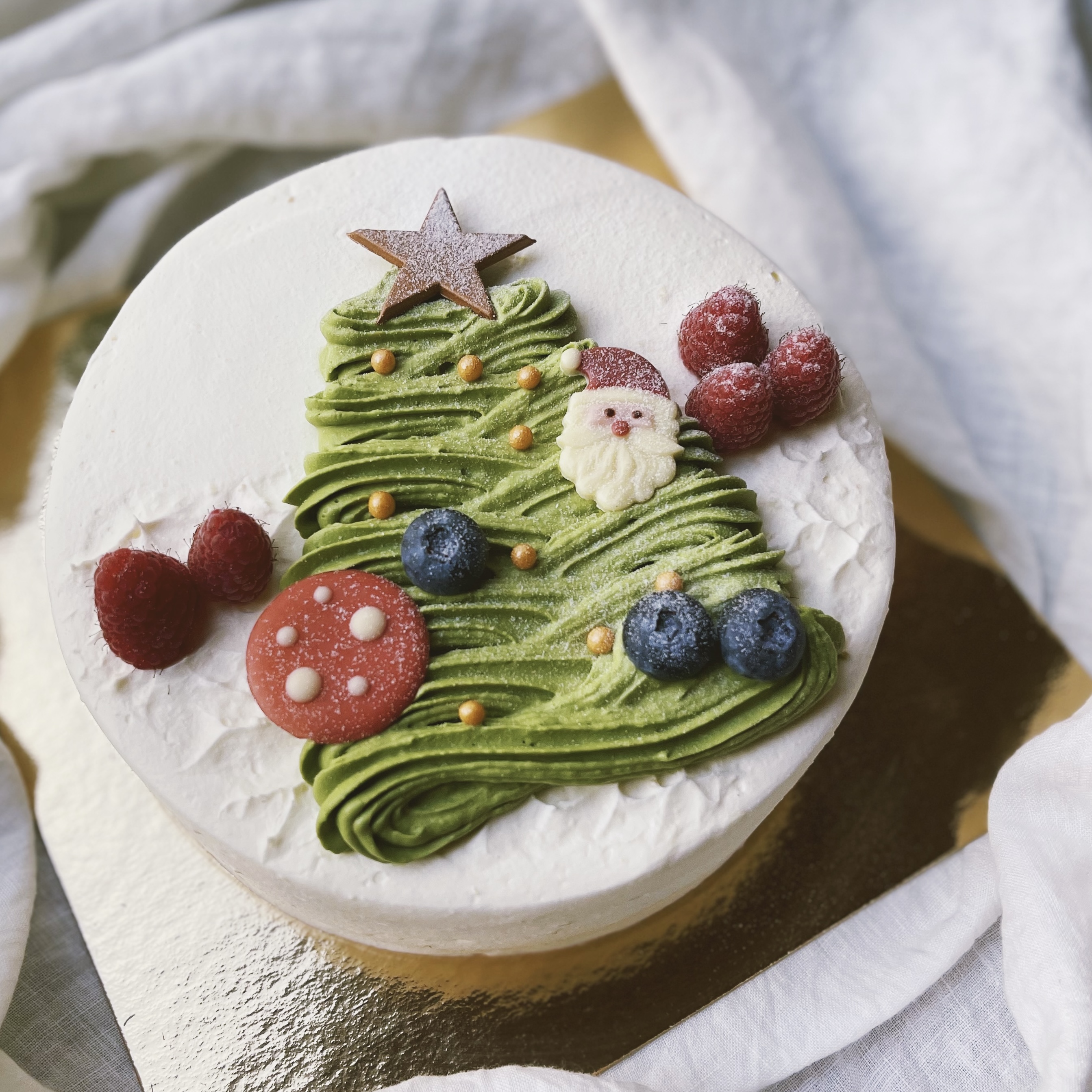 Around the Christmas Tree Cake