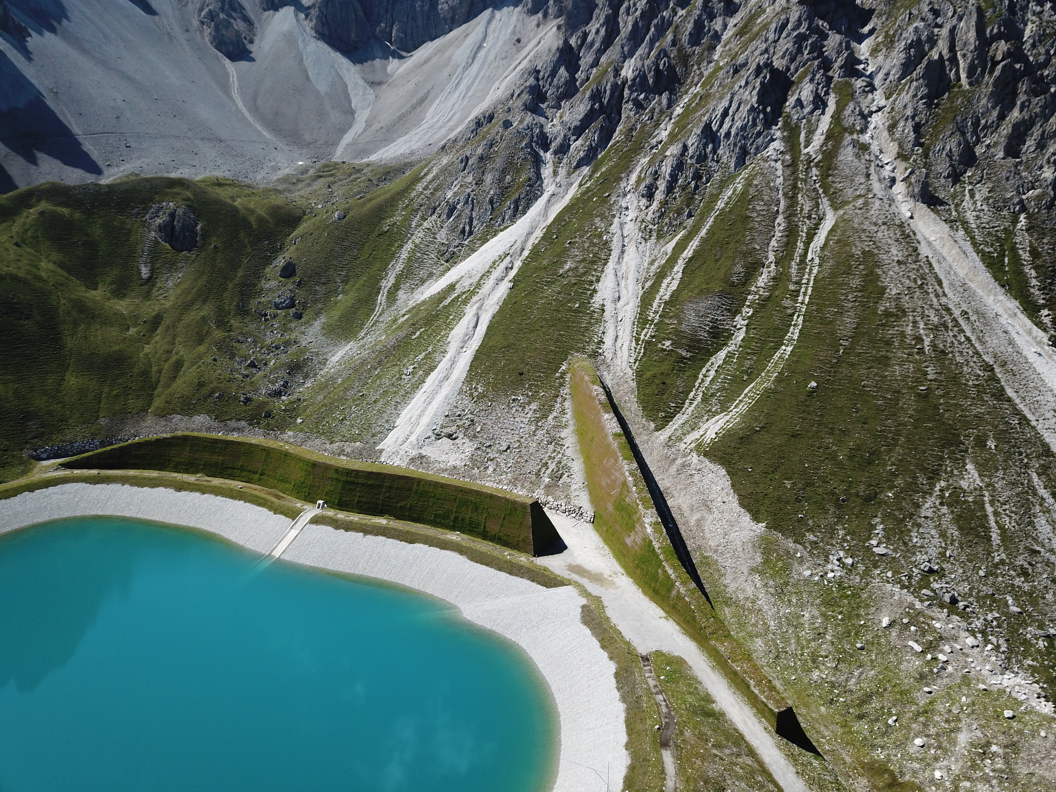 CASE STUDY | Protecting alpine resources from avalanches | Solmax