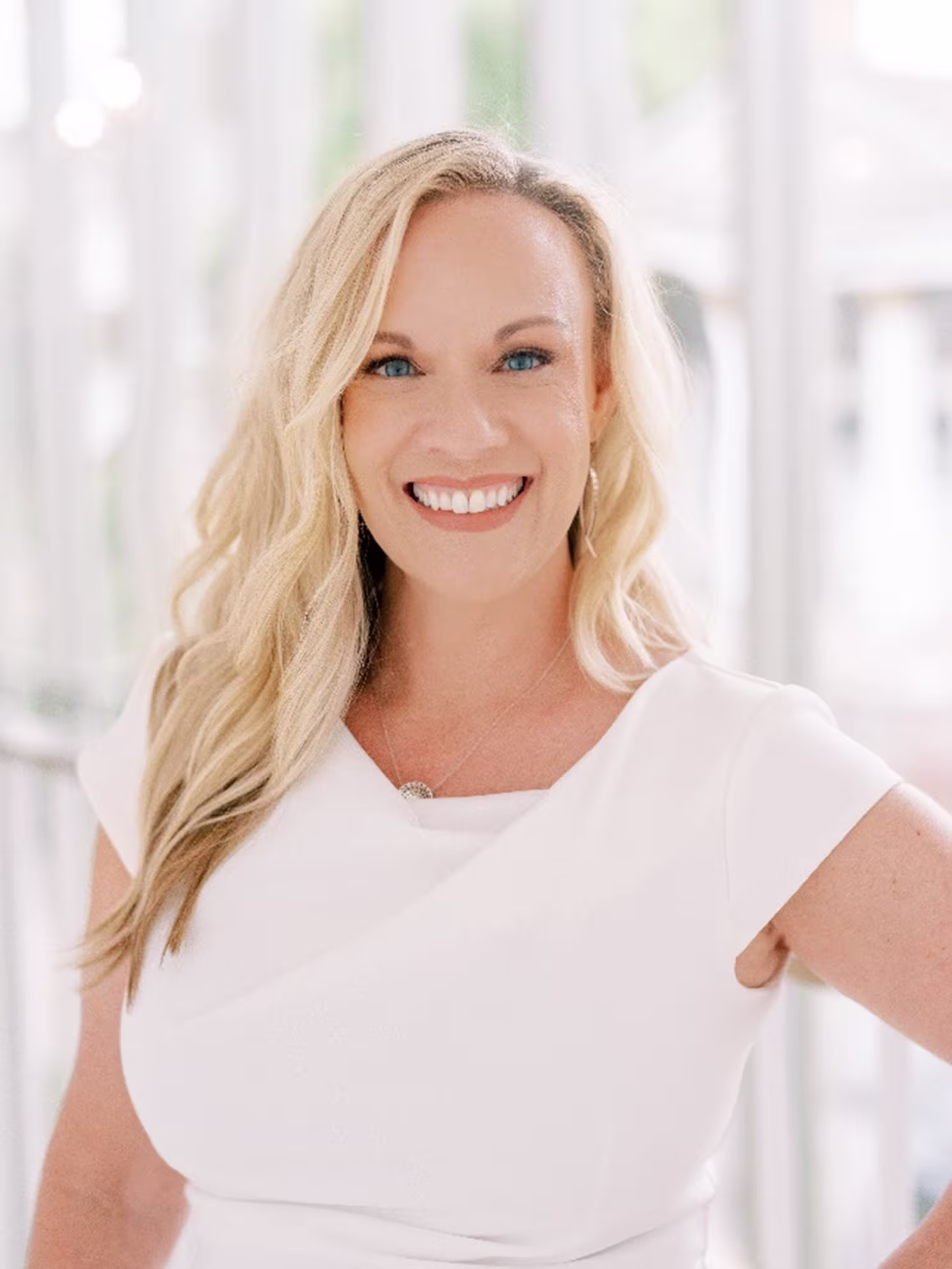 Dr Kelly Tanner - Auth Img 