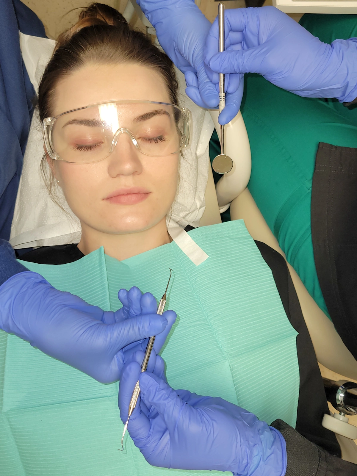 Delivery of the Dental Mirror and Explorer The Concepts of Four