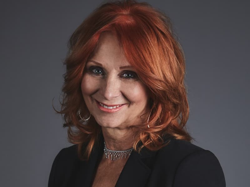 Joy Mantelli headshot