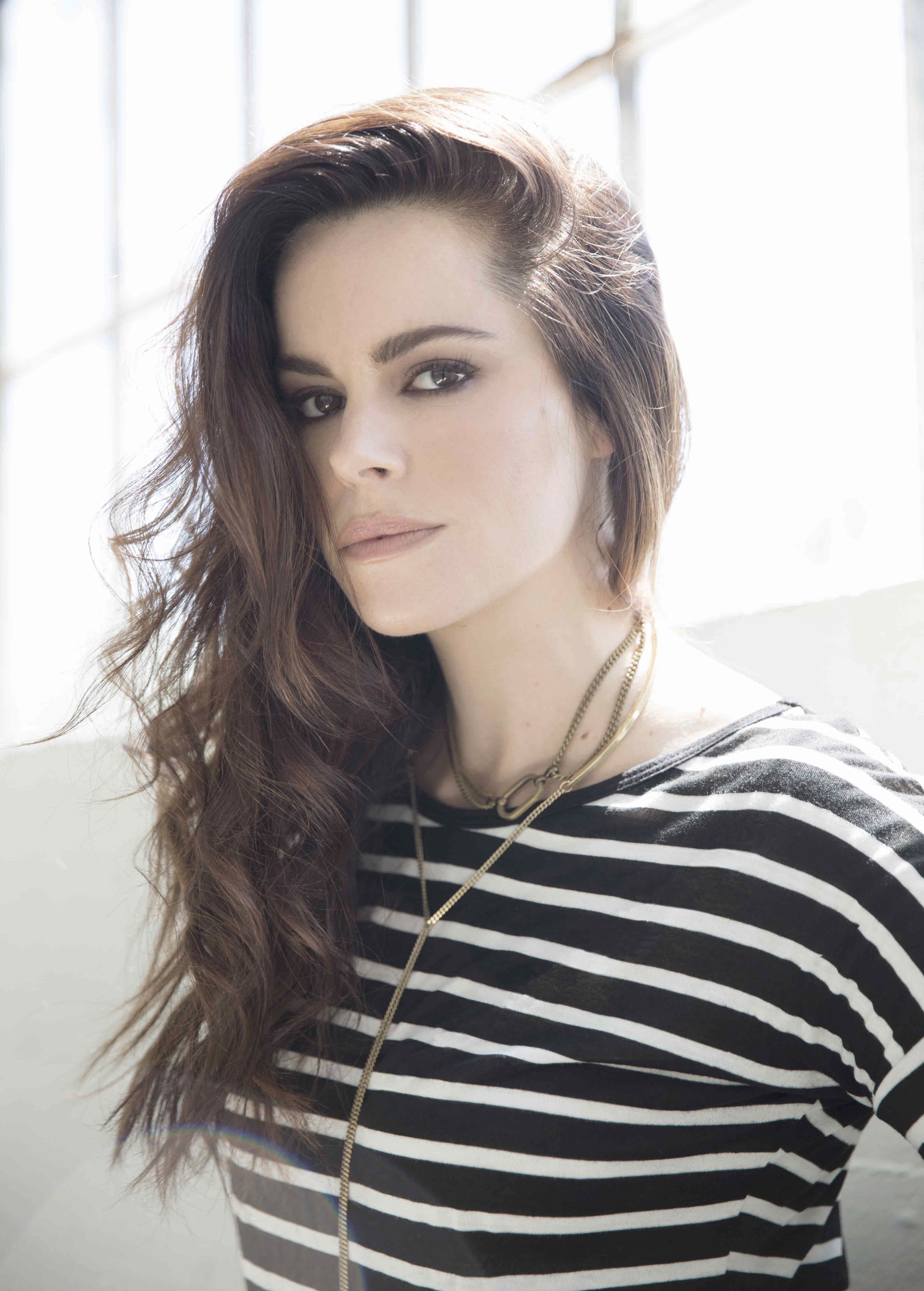 Emily Hampshire body