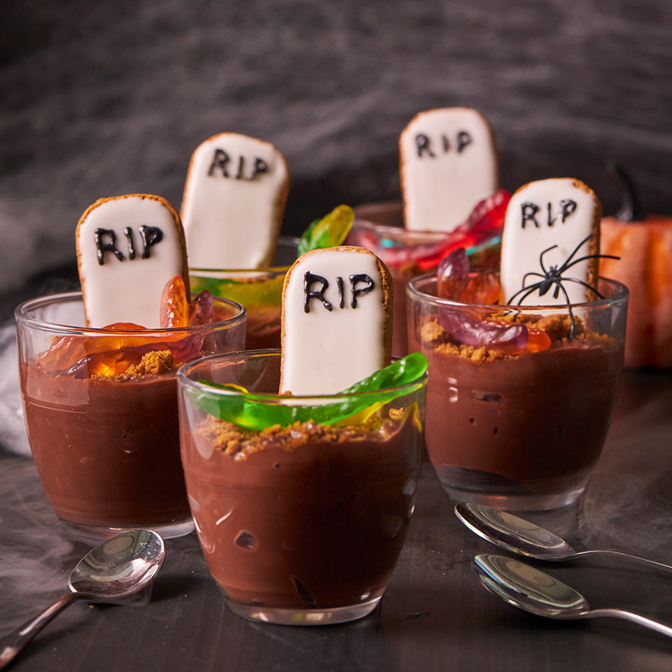 Expliciet Vergemakkelijken Verlichten graveyard pudding cups Recipe | Quality Products Low Prices | Lidl US