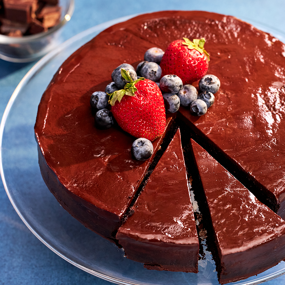 The Easiest Gluten Free and Vegan Chocolate Cake. - The Pretty Bee