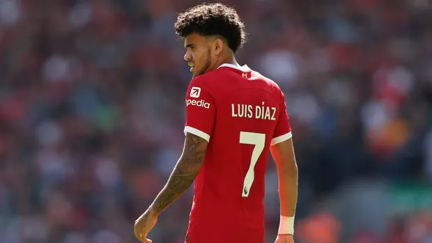 Luis Diaz is loving wearing Liverpool's famous No7 shirt