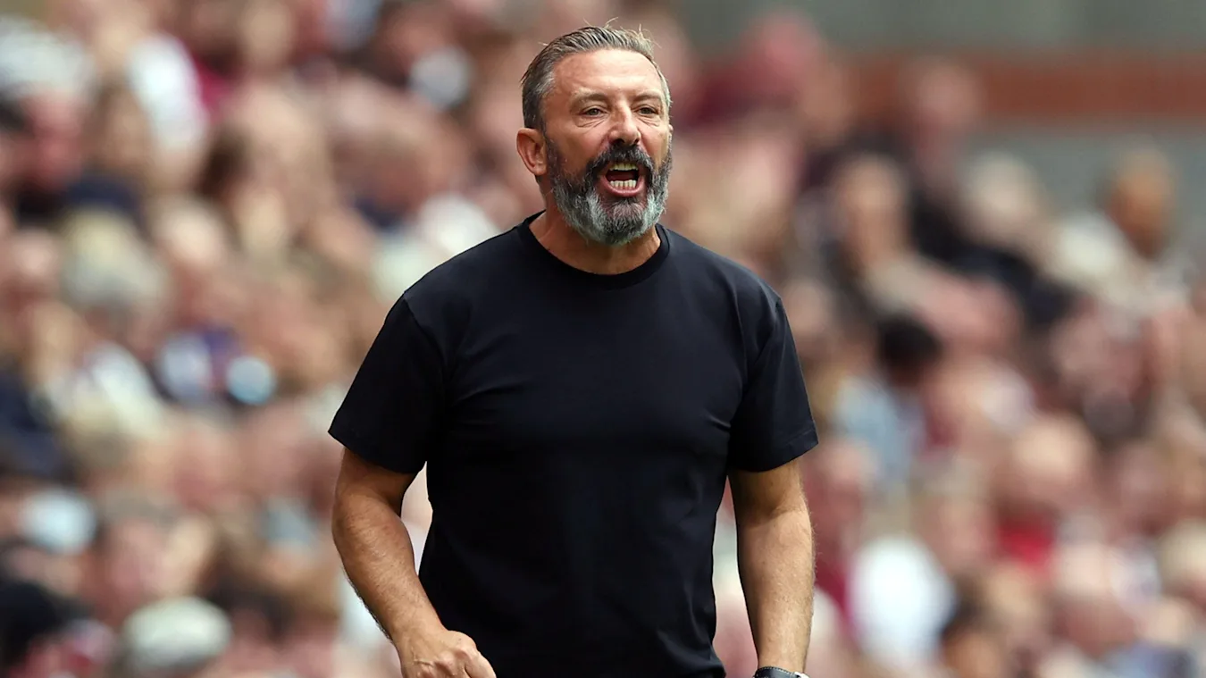 Derek McInnes and his Hearts side have the chance to go nine points clear at the top