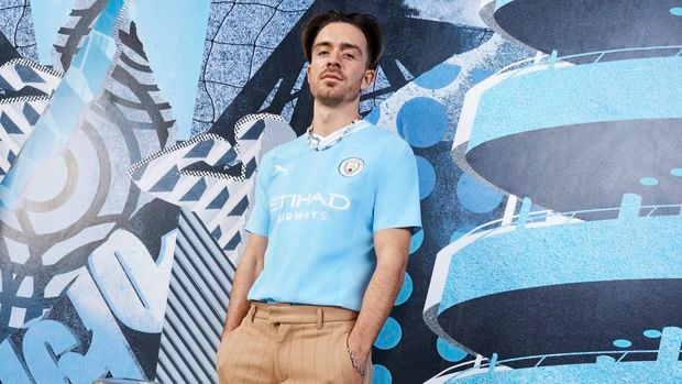 Man City reveal 2023-24 home kit celebrating 20 years at the Etihad