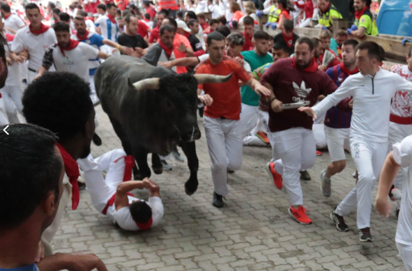 San Fermín 西班牙奔牛節 聖費爾明節