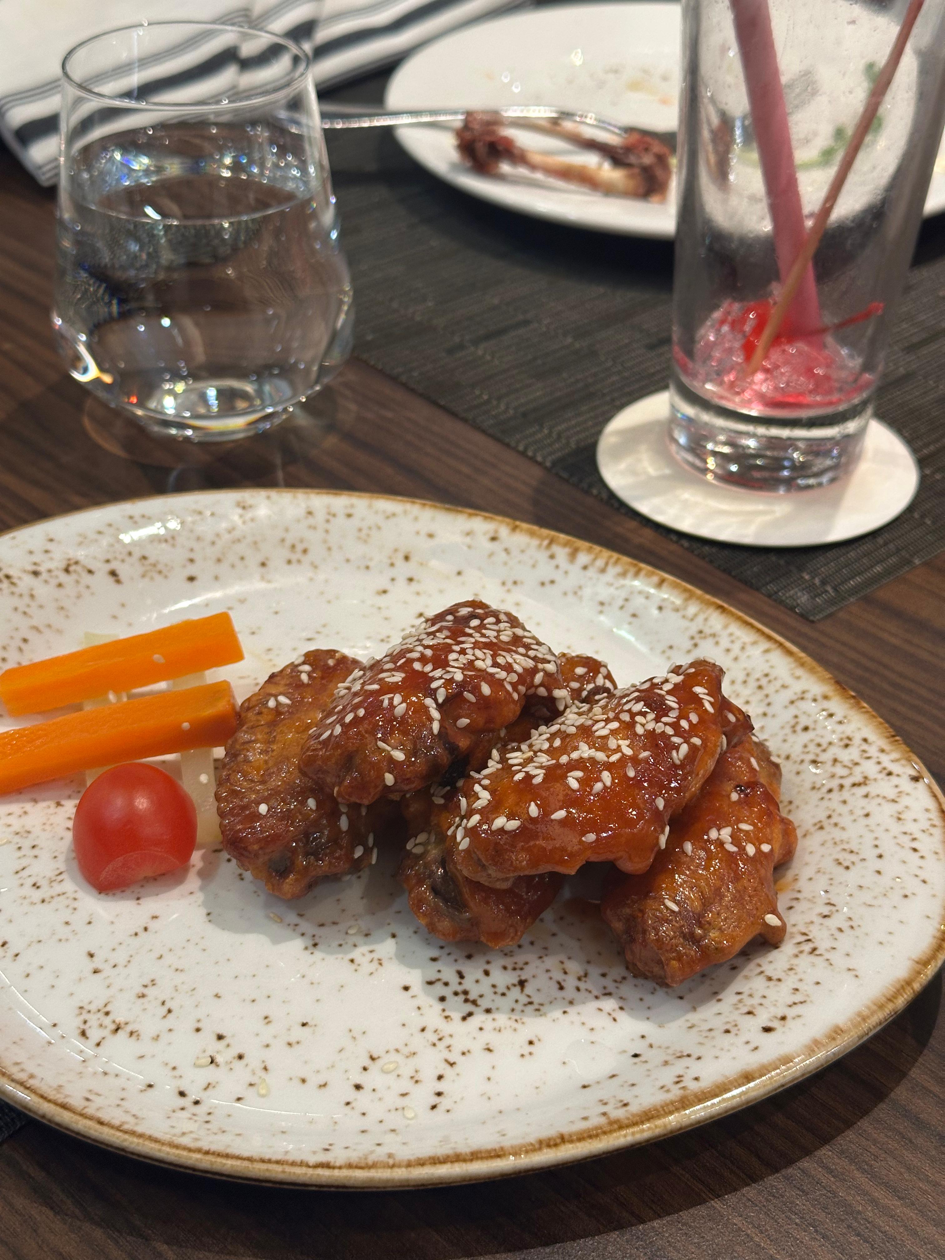 Red Tail Café