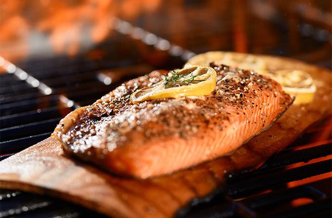 salmón a la parrilla para una buena salud ocular