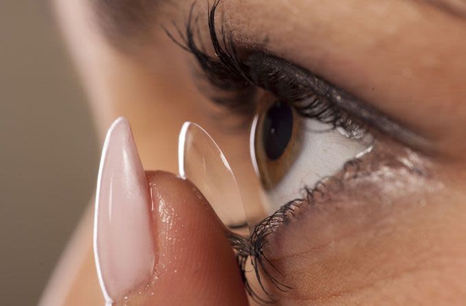 How long can you safely wear contacts?