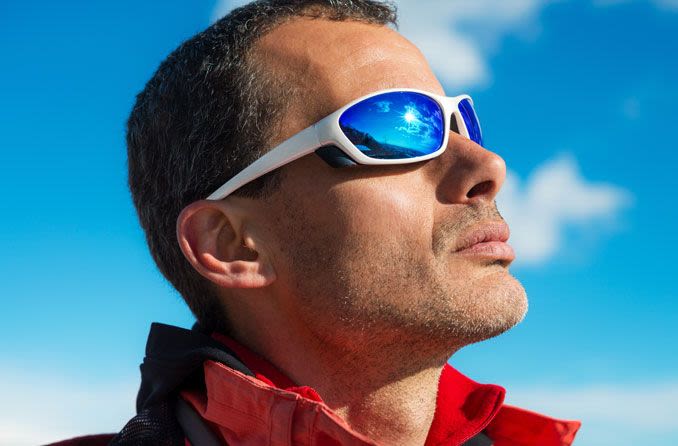 Lunettes de soleil sport : Performez avec style et protection – Tendance  Lunettes