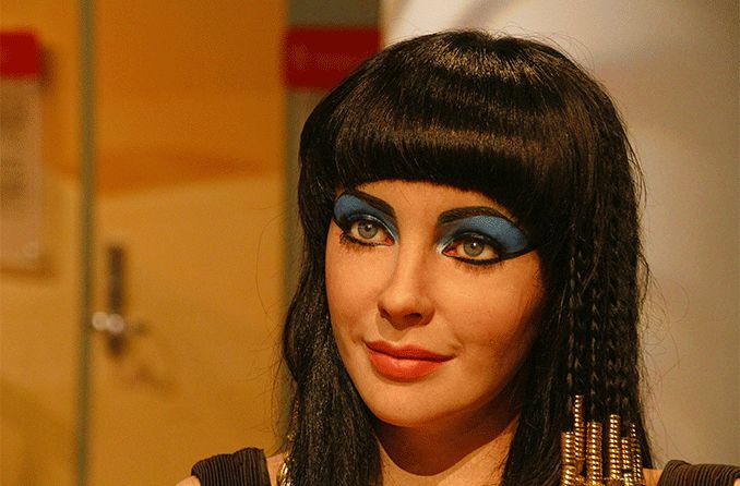 Elizabeth Taylor wax figure as Cleopatra who has distichiasis (double eyelashes)