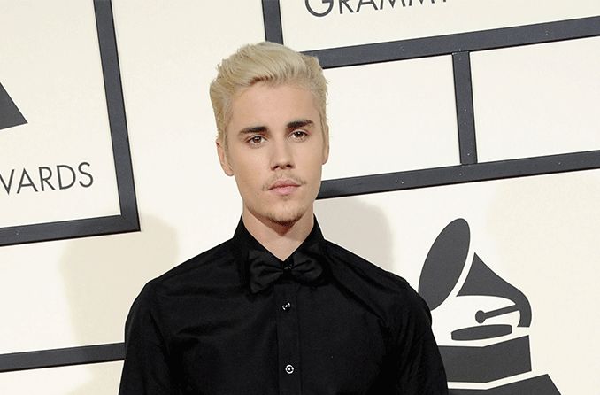 Justin Bieber announced that he had facial paralysis due to Ramsay Hunt syndrome