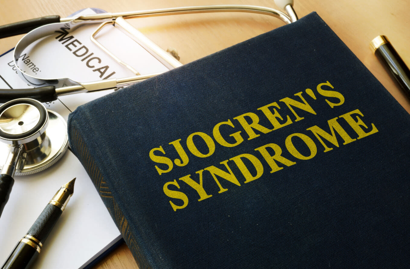 Book with the words Sjogren's Syndrome written on it 
