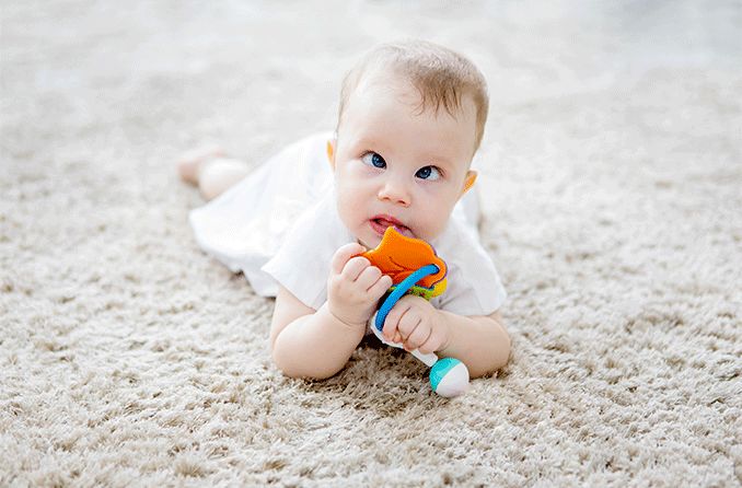 baby with crossed eyes (esotropia)
