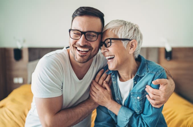 As vantagens: Bifocais vs. lentes progressivas para visão acima de 40