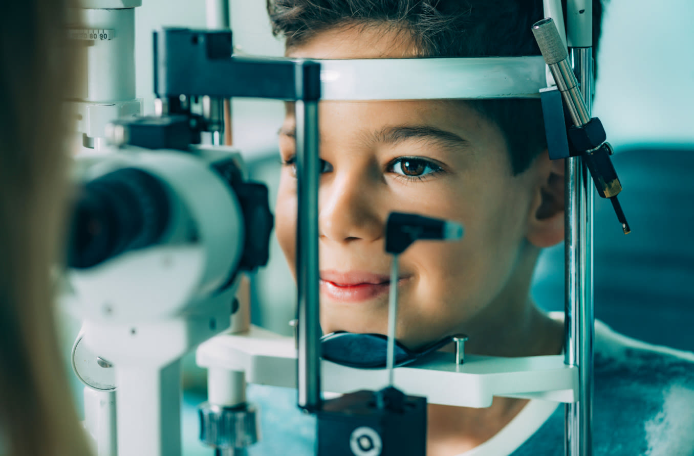 A child gets an eye exam