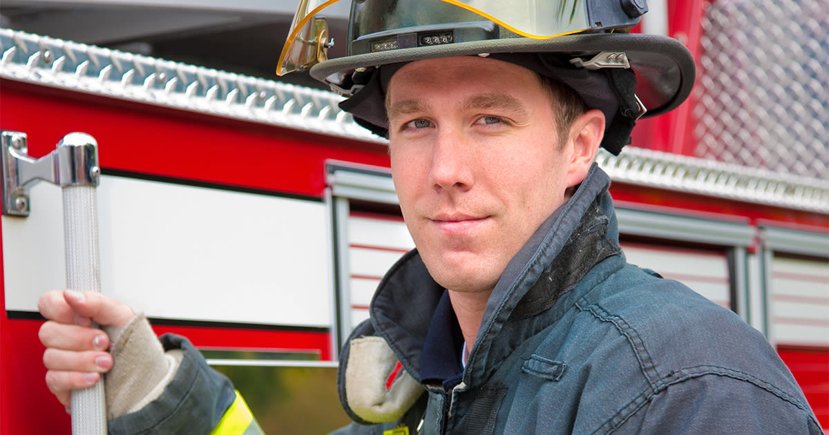 firefighter with silicone hydrogel contact lenses