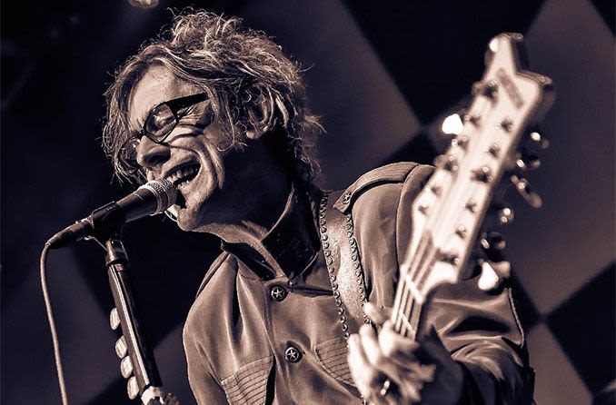 Cheap Trick bassist, Tom Petersson singing and playing guitar