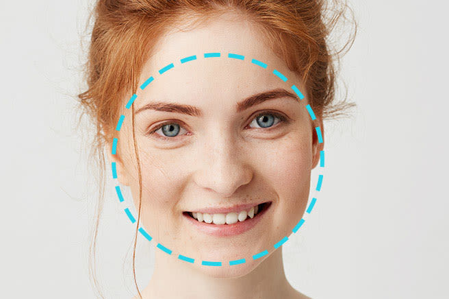 Frau mit rundem Cut-Out-Overlay
