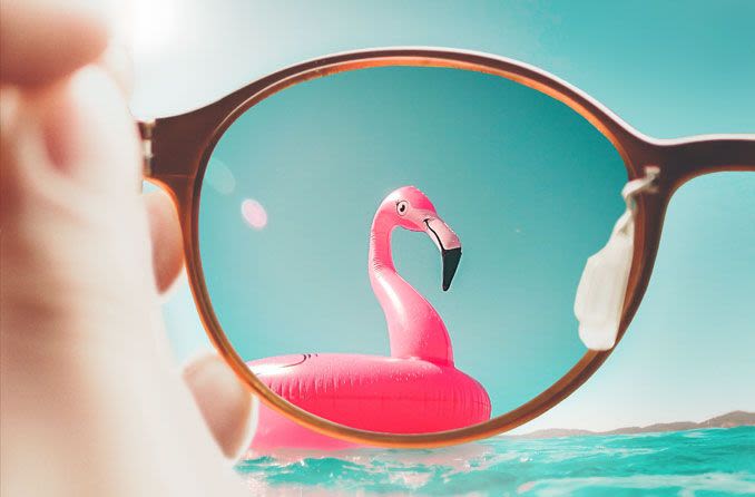 Mujer joven tonto Comedia de enredo Gafas de sol polarizadas: Observe cómo reducen los resplandores