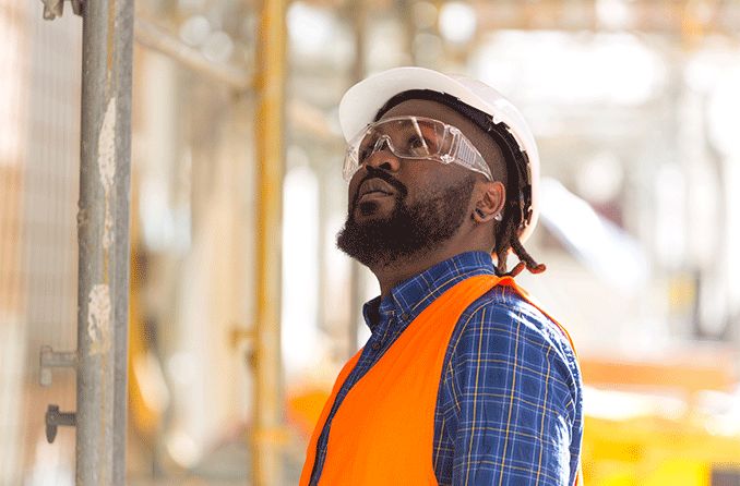 construction worker wearing prescription safety glasses
