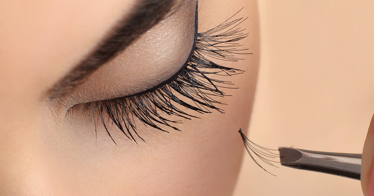 Risks And Benefits Of Eyelash Extensions What To Expect