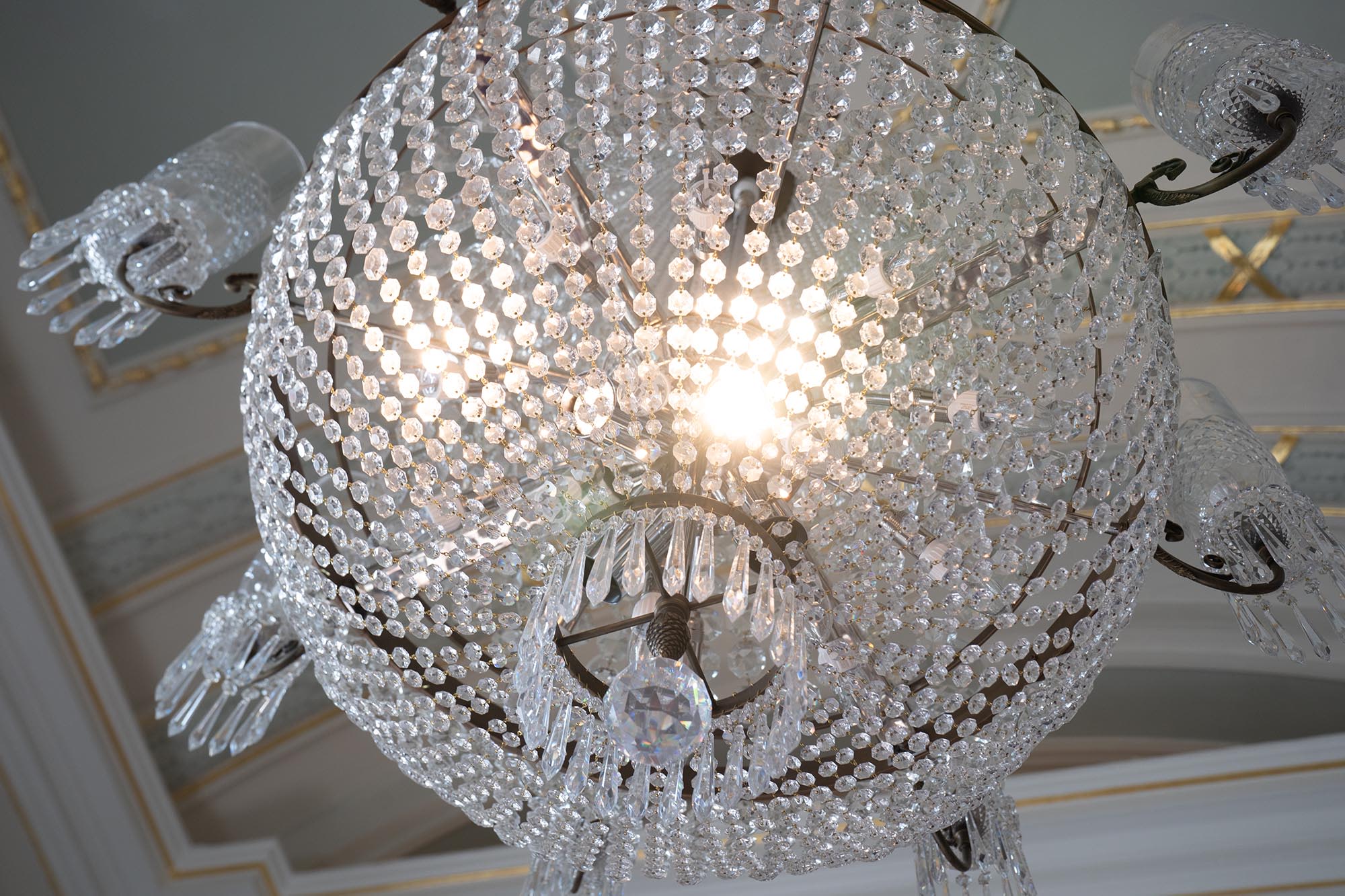 Grand Saloon - Chandelier close up