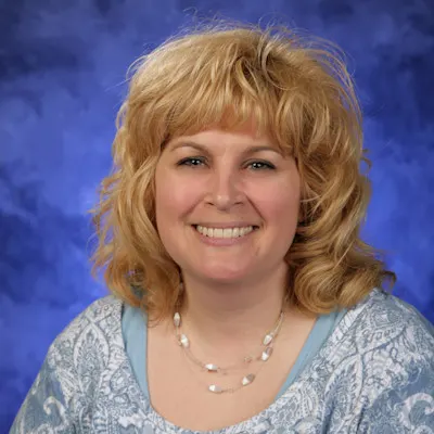 Profile Photo: Carolyn Creter