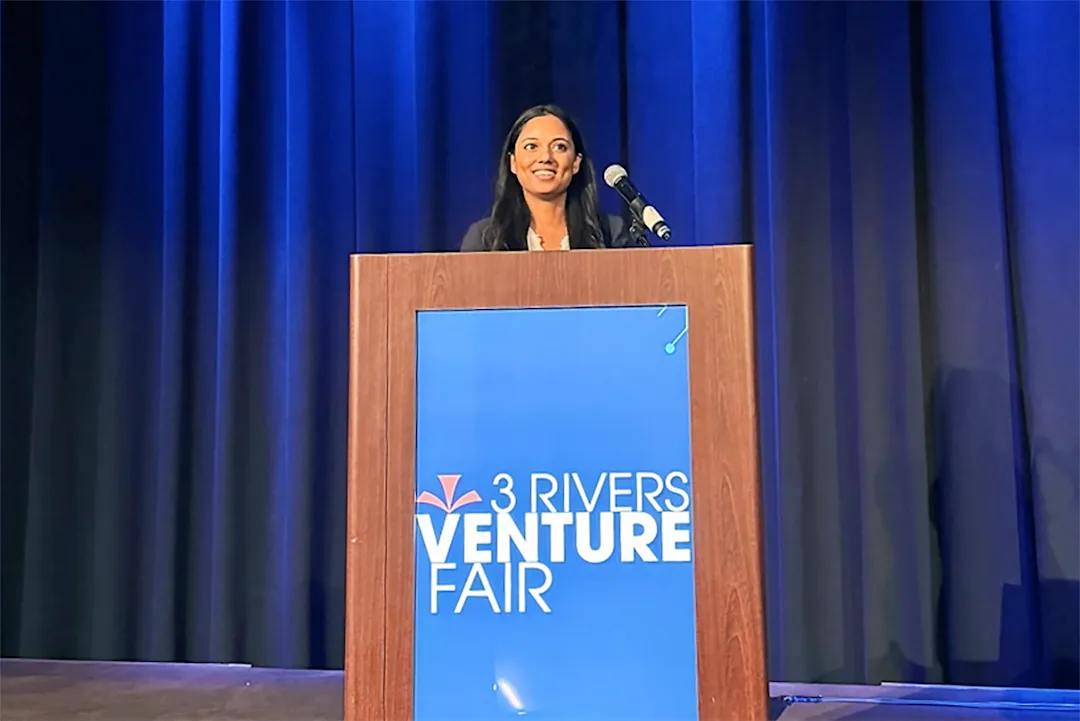 Sai Kurapati pitches an idea at 3 Rivers Venture pitch fair.