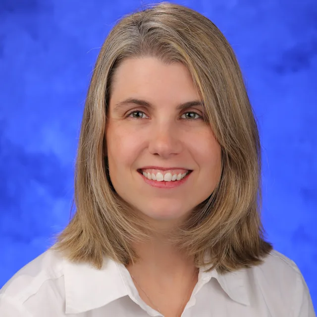 Profile Photo: Amanda Nelson