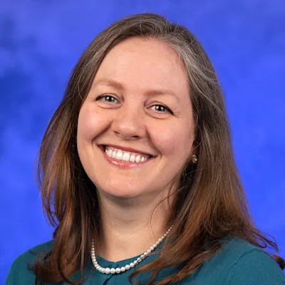 A Professional Portrait of Oana Bollt