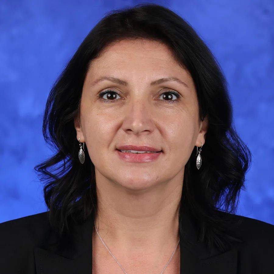 Profile Photo: Claudia Nicolae