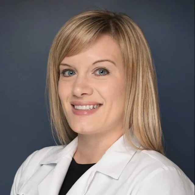 Profile Photo: Lynn Minarchick
