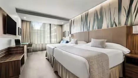 Room View of Hotel Riu Plaza Chicago, Two Queensize Beds