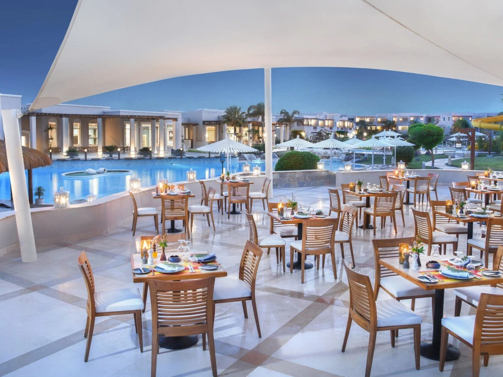 restaurant at the pool at Iberotel Casa del Mar