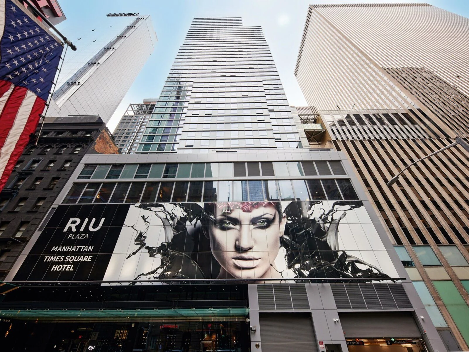 View on Hotel Riu Plaza Manhattan Times Square