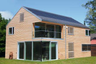 Duurzaam dak een prioriteit ? Tegalit in combinatie met PV-Premium.