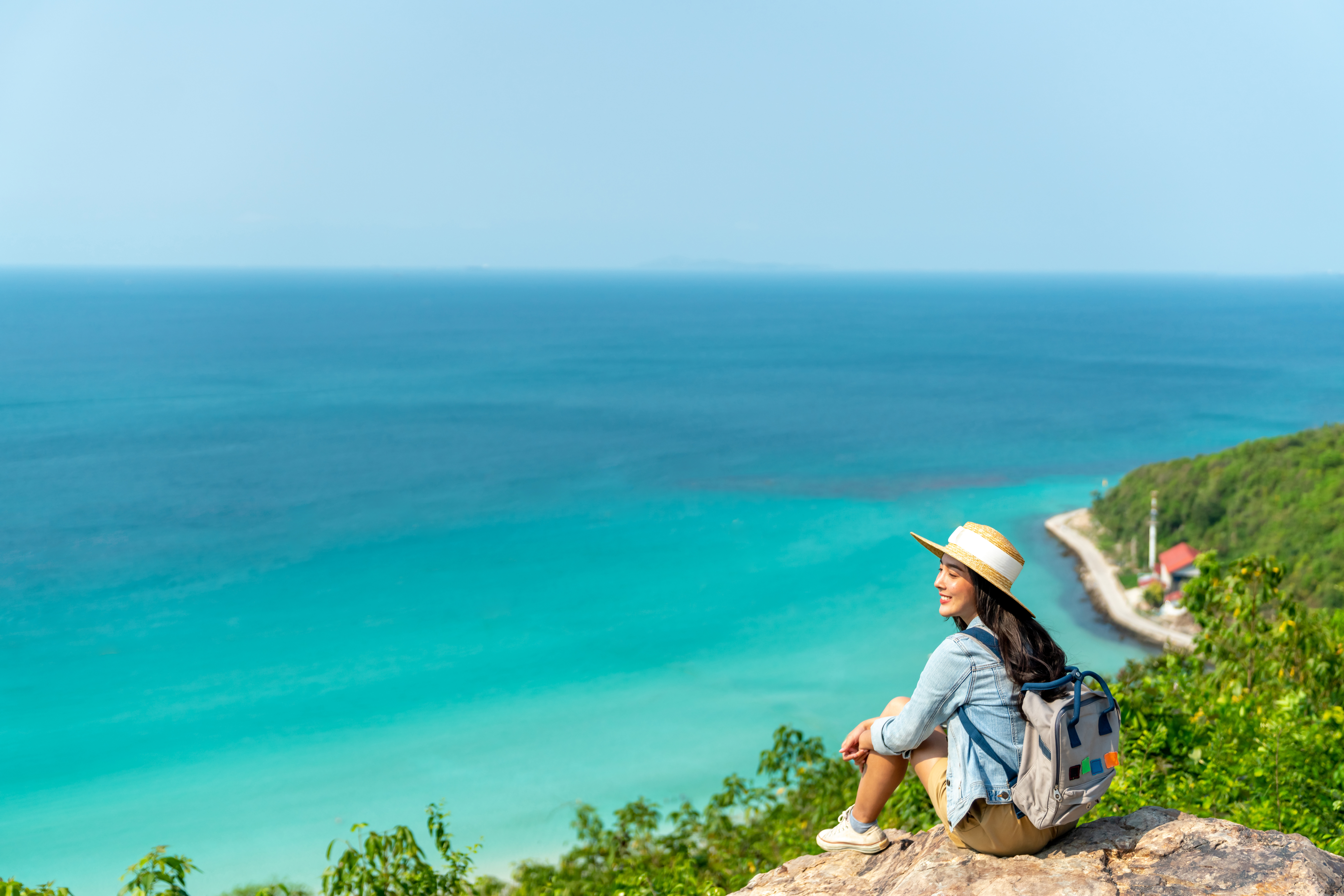 woman-overlooking-sea