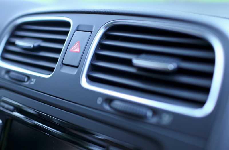 Autoinnenraum vor Hitze schützen: Die besten Tipps