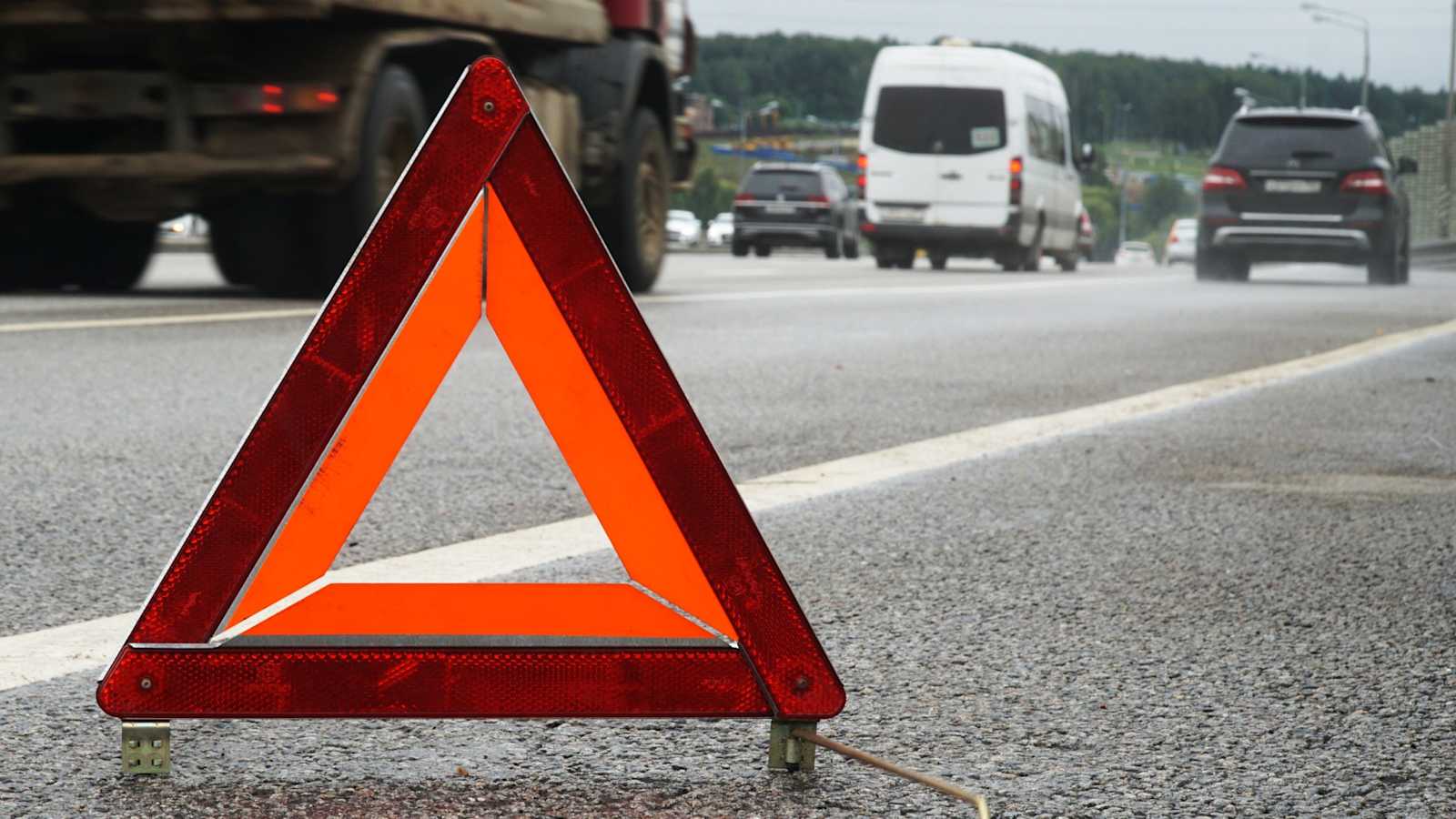 Seitenstreifen auf der Autobahn Was ist erlaubt? Runter vom Gas
