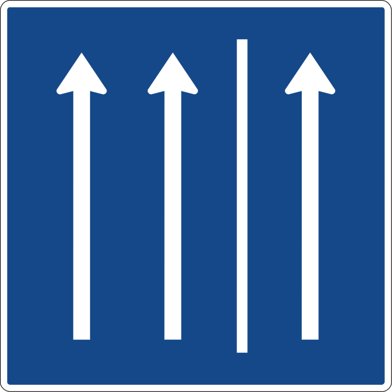 Das Verkehrszeichen 223.1 Seitenstreifen befahren zeigt drei weiße Pfeile auf blauem Untergrund. Der rechte Pfeil ist durch eine Linie von den beiden linken Pfeilen abgetrennt.