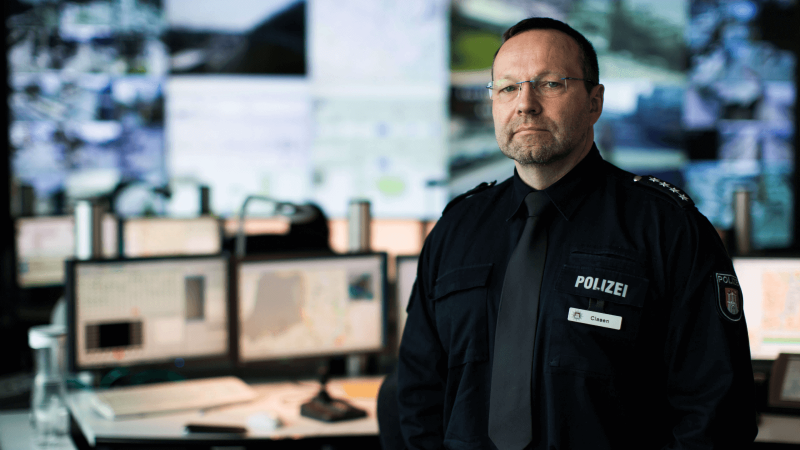 Eine Nahaufnahme des Polizisten Jörn Clasen.
