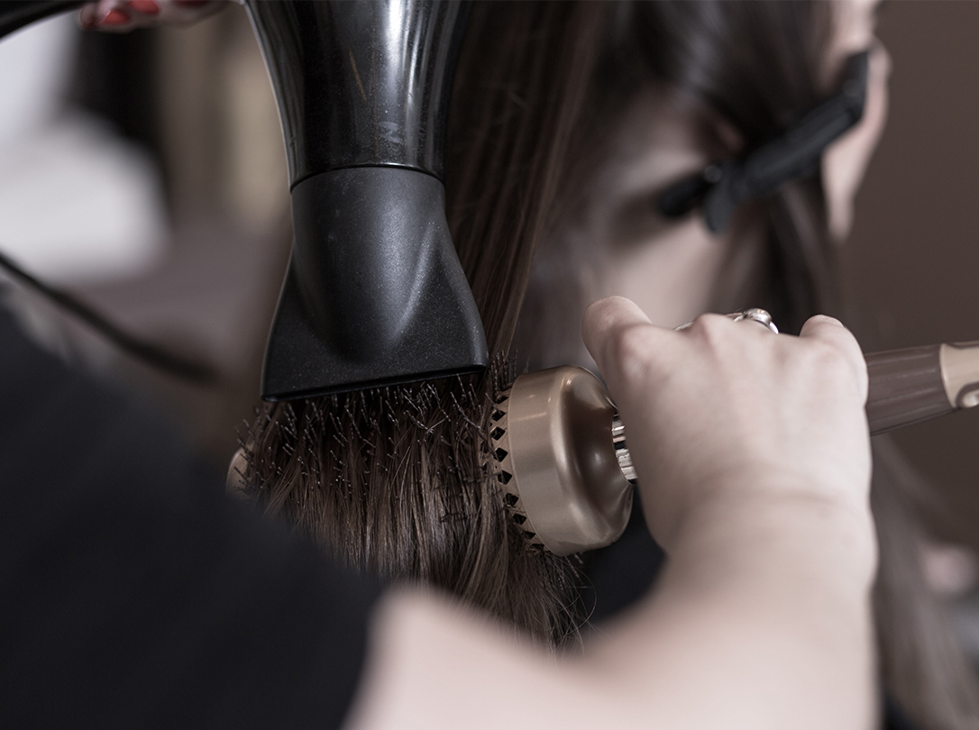 Hair Styling Tips to Reduce Hair Damage - Pantene India