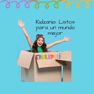 niña metida en una caja jugando