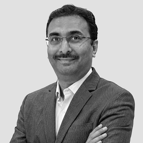 Hetal Shah evbphoto retouching B&W 600px sq